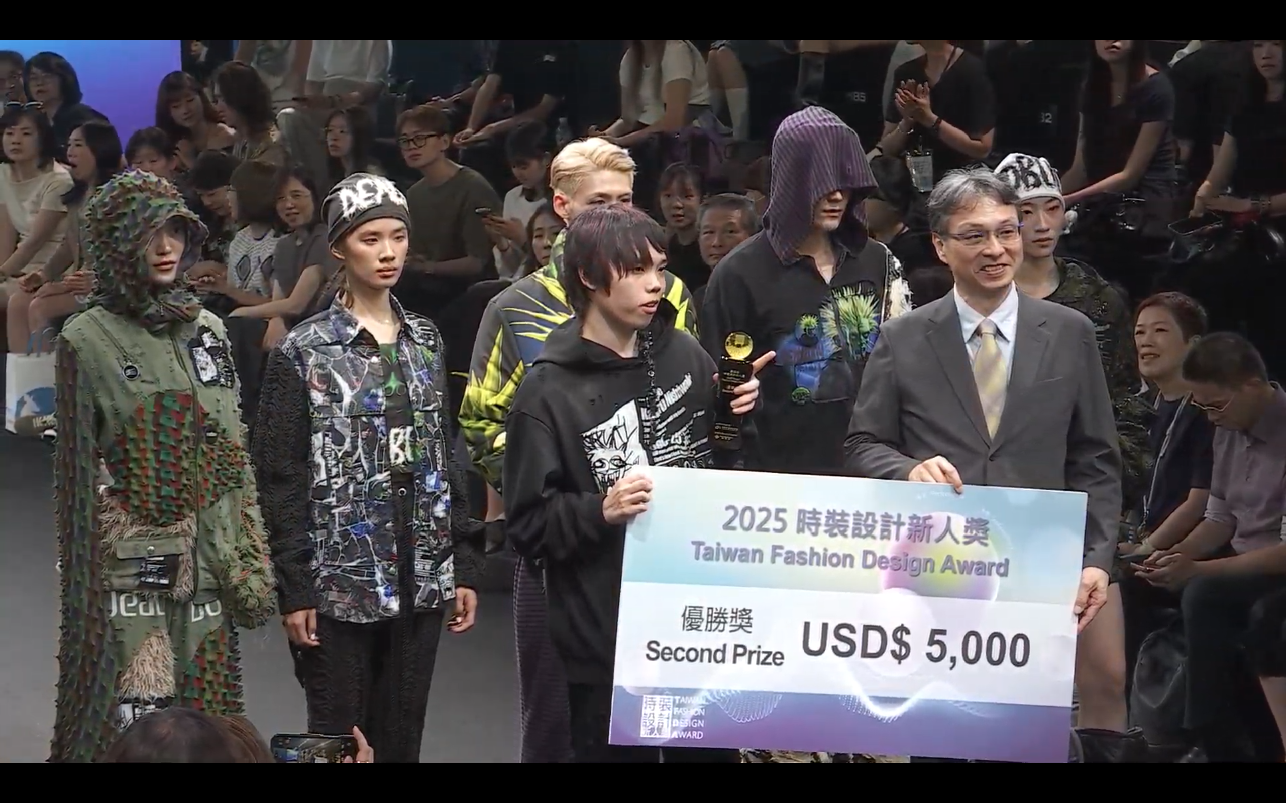 文化服装学院アパレルデザイン科3年の西脇駆さんが準グランプリを受賞　台湾ファッションデザインアワード新人賞